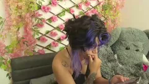 Snapshot of aria_silk chatting on 16, 7, 2026 aria_silk online show from 16, 7, 2026