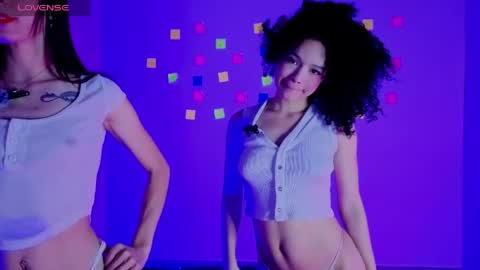 ariaa_23 online show from 10, 4, 2026