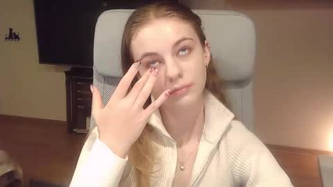 Snapshot of ariacreazy chatting on 25, 10, 2025 AriaCreazy online show from 25, 10, 2025