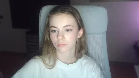 AriaCreazy online show from 12, 4, 2026