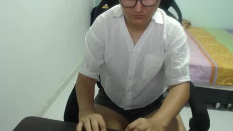 ...Ariana... online show from 20, 2, 2025