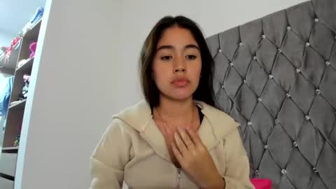 Aria Montgomery online show from 4, 1, 2025