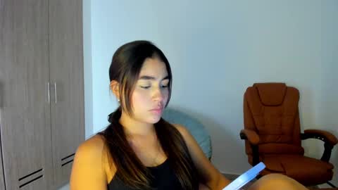 Aria Montgomery online show from 25, 2, 2025