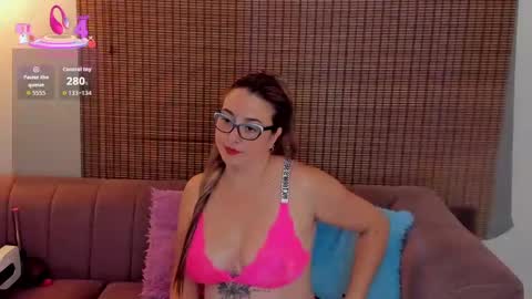 Ariana Cruz online show from 4, 11, 2025