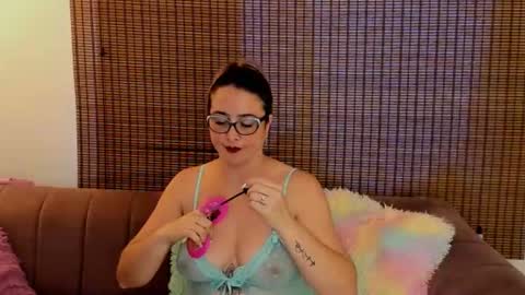 Snapshot of ariana_cross_ chatting on 14, 5, 2026 Ariana Cruz online show from 14, 5, 2026