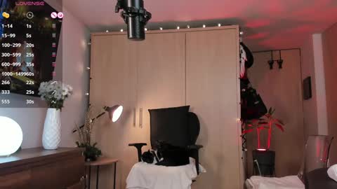 DaniAri - dimension X at night NY time online show from 7, 12, 2024