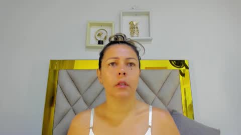 Snapshot of ariana_martins chatting on 25, 9, 2025 ARI online show from 25, 9, 2025