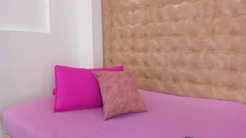 Snapshot of ariana_morelly chatting on 9, 6, 2026 ARIANA MORELLY online show from 9, 6, 2026