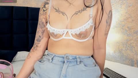 Snapshot of ariana_villada chatting on 22, 12, 2024 Ari online show from 22, 12, 2024