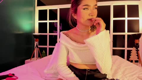 Snapshot of ariana_villada chatting on 4, 1, 2025 Ari online show from 4, 1, 2025