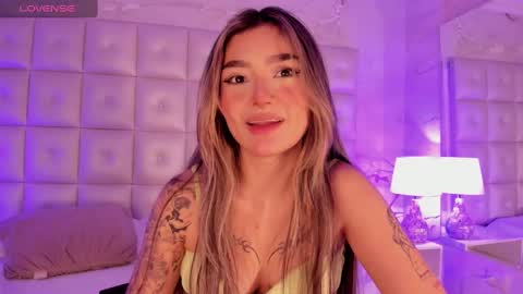 Snapshot of ariana_villada chatting on 8, 1, 2025 Ari online show from 8, 1, 2025