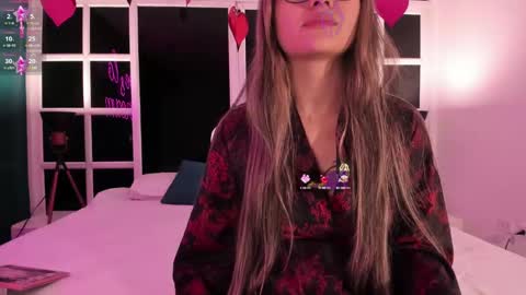 Snapshot of ariana_villada chatting on 3, 2, 2025 Ari online show from 3, 2, 2025