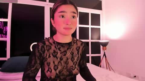 Snapshot of ariana_villada chatting on 7, 3, 2025 Ari online show from 7, 3, 2025