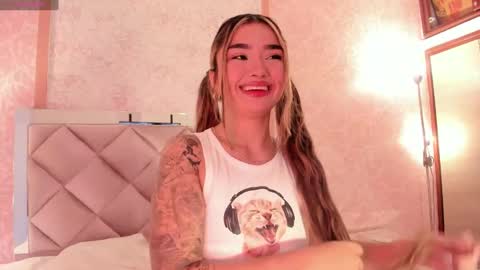 Snapshot of ariana_villada chatting on 15, 10, 2025 Ari online show from 15, 10, 2025