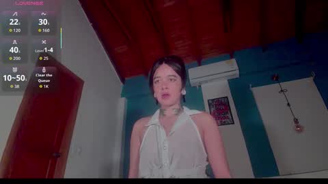 Snapshot of ariana_whitee chatting on 27, 10, 2025 ariana_whitee online show from 27, 10, 2025