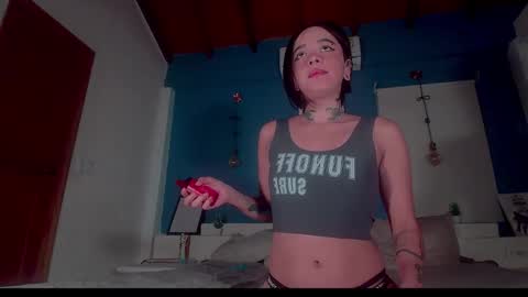 Snapshot of ariana_whitee chatting on 13, 11, 2025 ariana_whitee online show from 13, 11, 2025