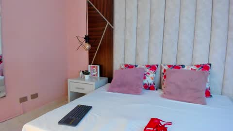 Arianaa Gray online show from 9, 1, 2026