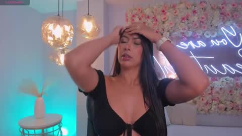 Ariana Dumont online show from 21, 10, 2025