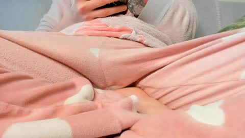 Ariana  Steven online show from 12, 3, 2026