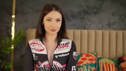 arianna_moonx online show from 10, 7, 2026