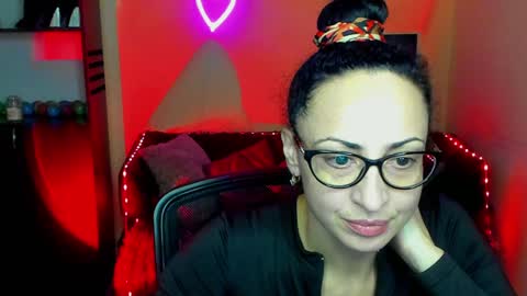 Snapshot of arianna_tifany chatting on 12, 1, 2025 Arianna online show from 12, 1, 2025