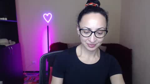 Snapshot of arianna_tifany chatting on 1, 2, 2025 Arianna online show from 1, 2, 2025