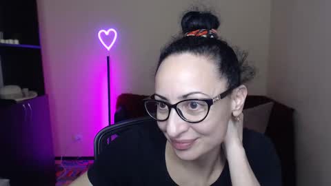 Snapshot of arianna_tifany chatting on 2, 2, 2025 Arianna online show from 2, 2, 2025