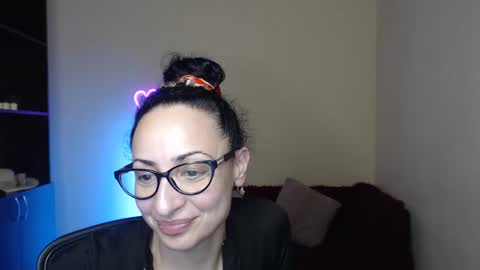 Snapshot of arianna_tifany chatting on 4, 2, 2025 Arianna online show from 4, 2, 2025