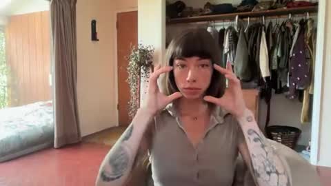 Snapshot of ariarose_xx chatting on 10, 7, 2026 Aria online show from 10, 7, 2026