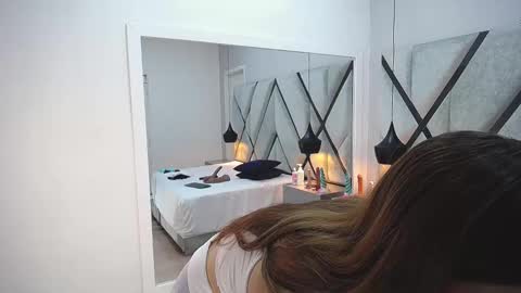 ariawillss online show from 18, 12, 2025