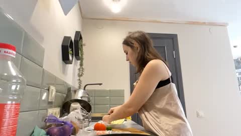 Mia online show from 12, 7, 2026