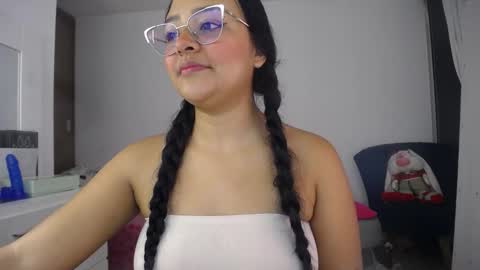 Snapshot of ariel_princess02 chatting on 31, 10, 2025 daniella online show from 31, 10, 2025