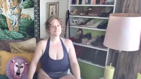 Arielle Ari online show from 3, 11, 2025