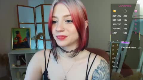 Snapshot of arielabradberry chatting on 6, 11, 2025 Ariel online show from 6, 11, 2025