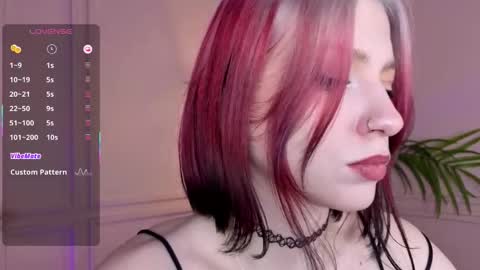 Snapshot of arielabradberry chatting on 8, 11, 2025 Ariel online show from 8, 11, 2025