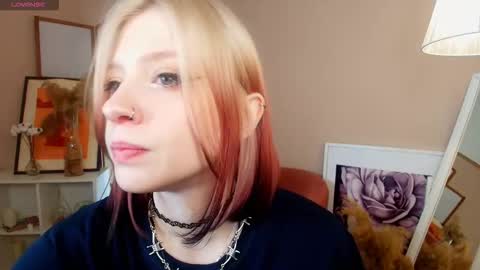 Snapshot of arielabradberry chatting on 4, 12, 2025 Ariel online show from 4, 12, 2025