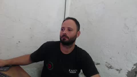 Snapshot of arield85 chatting on 17, 12, 2025 Ariel online show from 17, 12, 2025