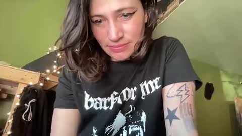 ariel  colin when hes here online show from 17, 3, 2026