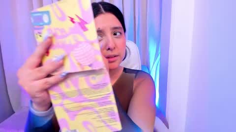Snapshot of arihanna_london chatting on 14, 5, 2026 arihanna_london online show from 14, 5, 2026
