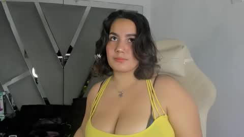 Snapshot of ariht chatting on 5, 3, 2025 ariht online show from 5, 3, 2025