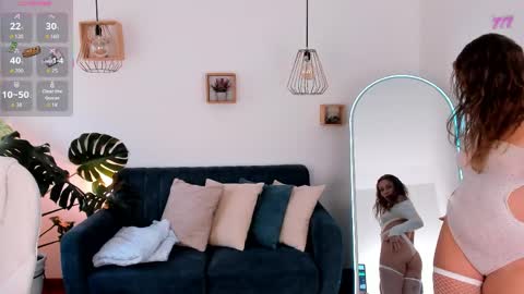 Ari  online show from 7, 4, 2026