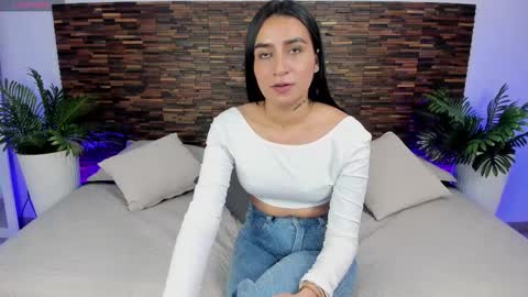 Snapshot of ariiaa_1 chatting on 14, 11, 2025 ARIANNA online show from 14, 11, 2025