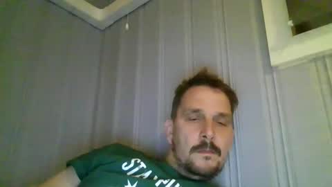 Snapshot of ariparikrigsmann chatting on 3, 12, 2025 ariparikrigsmann online show from 3, 12, 2025