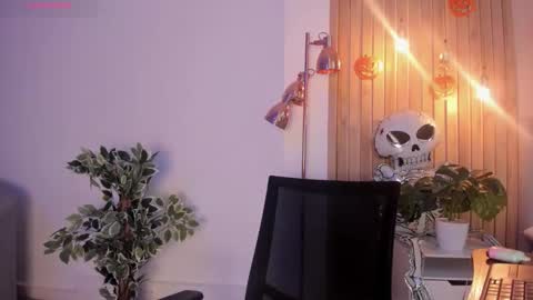 Ari Robert online show from 22, 10, 2025