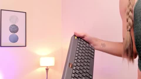   Nice to meet you  thumb up me please its important I  LOOK MY BIO DOWN online show from 12, 2, 2026