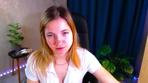 Snapshot of arlana_klart chatting on 21, 10, 2025 Arlana online show from 21, 10, 2025