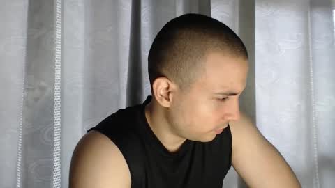 Snapshot of armando_2002 chatting on 4, 11, 2025 ARMANDO online show from 4, 11, 2025