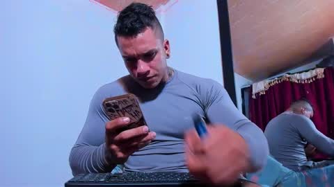 Snapshot of arnold_sexy_hot98 chatting on 24, 12, 2024 arnold sexy hot98 online show from 24, 12, 2024