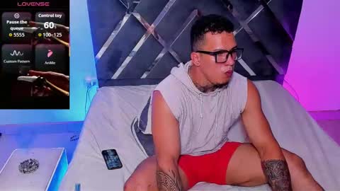 Snapshot of arnold_sexy_hot98 chatting on 15, 9, 2025 arnold sexy hot98 online show from 15, 9, 2025