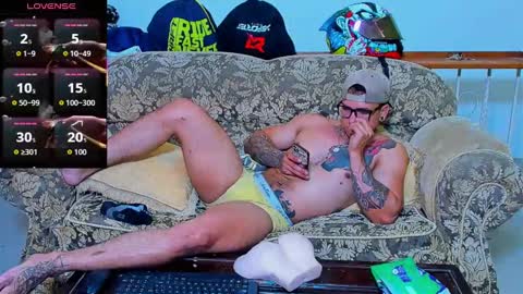 Snapshot of arnold_sexy_hot98 chatting on 7, 10, 2025 arnold sexy hot98 online show from 7, 10, 2025